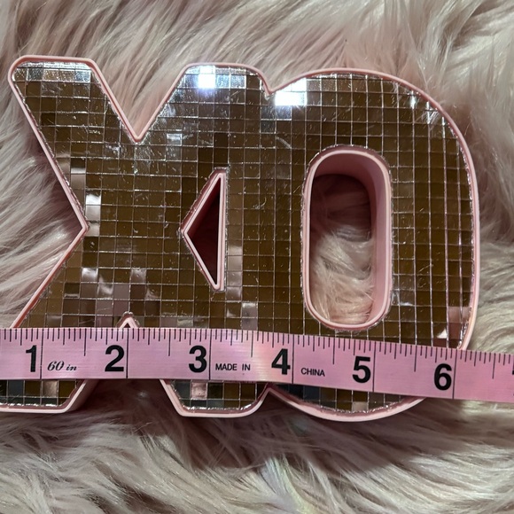 🪩🪩 Pink XO Disco Ball Decor - Picture 5 of 7